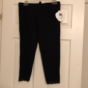 ⭐️NEVER WORN WITH TAGS Large Black Leggings w/lace